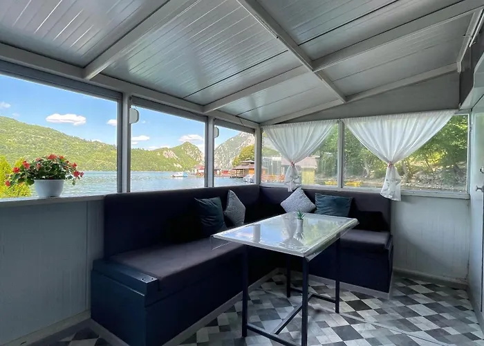 Splav Andjela Perucac