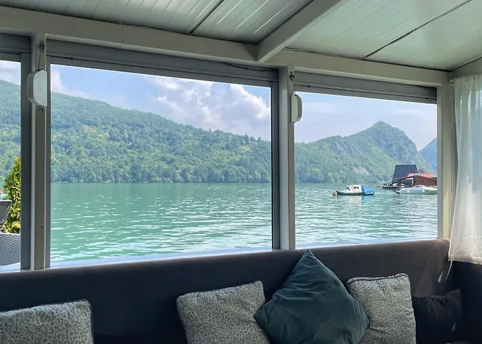 Tatil Evi Splav Andjela Perucac