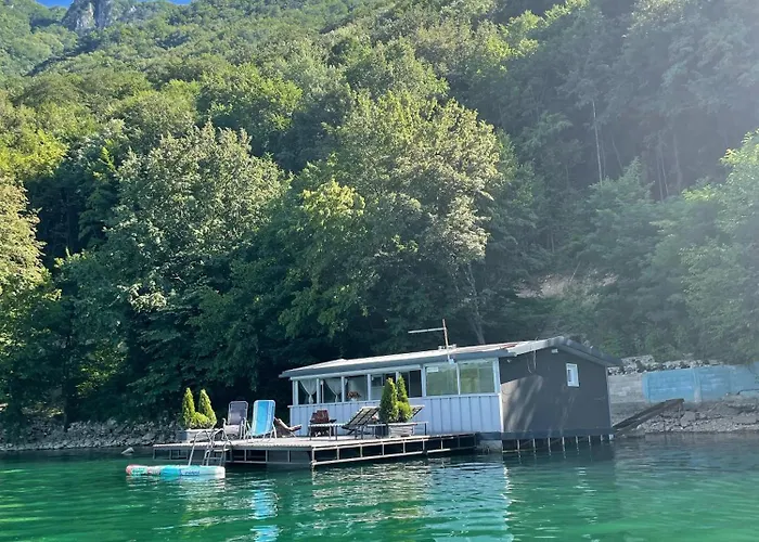 Splav Andjela Tatil Evi