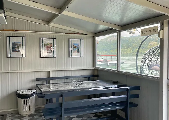 Tatil Evi Splav Andjela